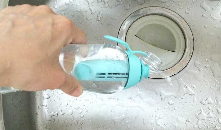 ダフィ浄水ボトルは押して水を出す